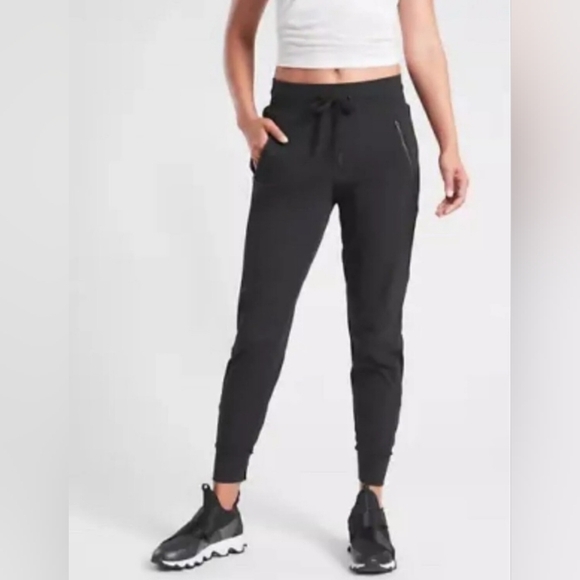Athleta NEW Trekkie North Black Jogger Pant Size 0 Hiking Outdoor Travel - Picture 1 of 14